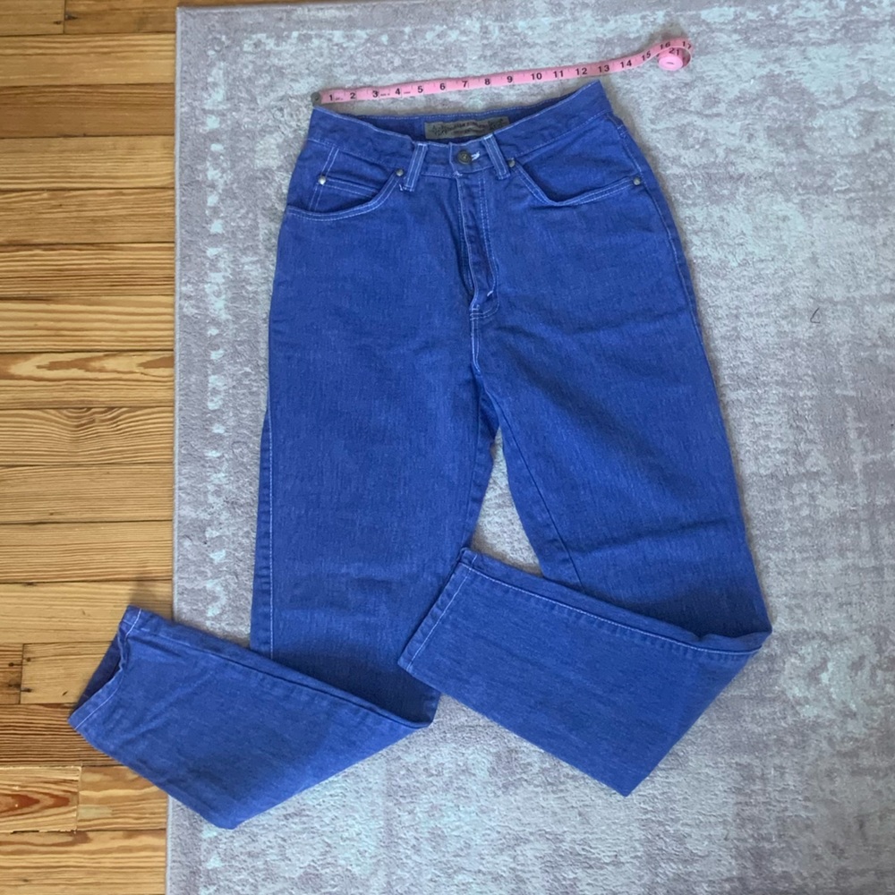 LEVIS VINTAGE HIGH WAISTED MOM JEANS